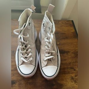 Converse Run Star Hike Hi leather sneakers in silver. Size 9